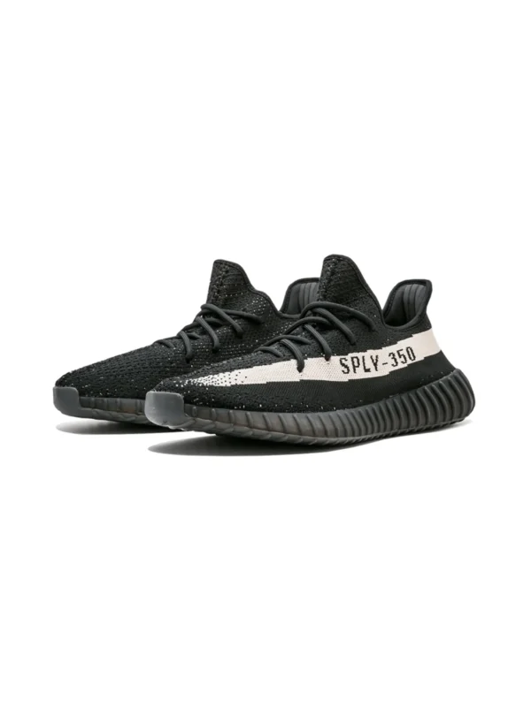 Yeezy Boost 350 V2 Oreo - Image 2