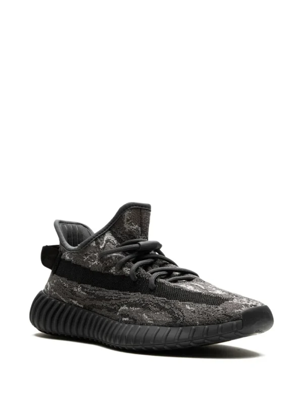 Yeezy Boost 350 V2 Mx Dark Salt - Image 2