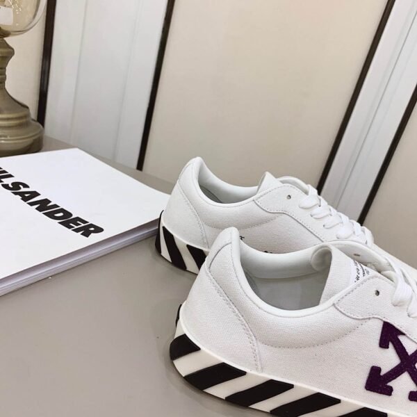 Off-White Low “Vulcanized” Violeta - Image 3