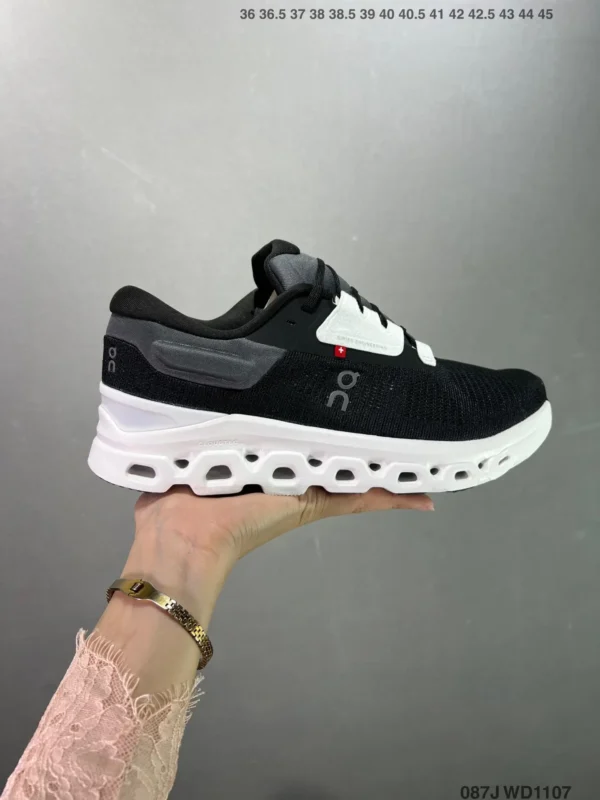 On Running Cloudstratus 3 Black - Image 2