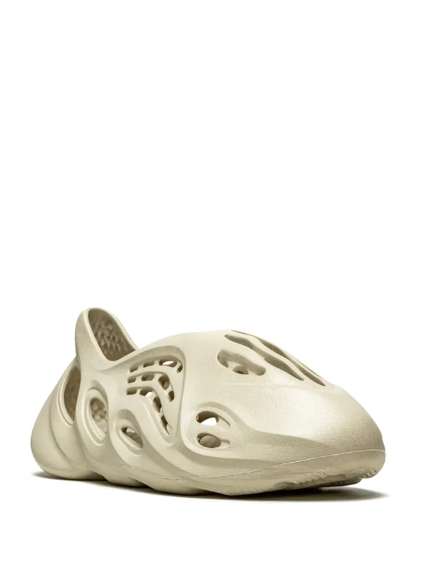 Yeezy Foam Runner Sand - Image 2
