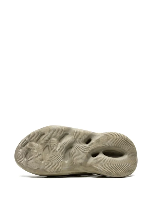 Yeezy Foam Runner Stone Sage - Image 4