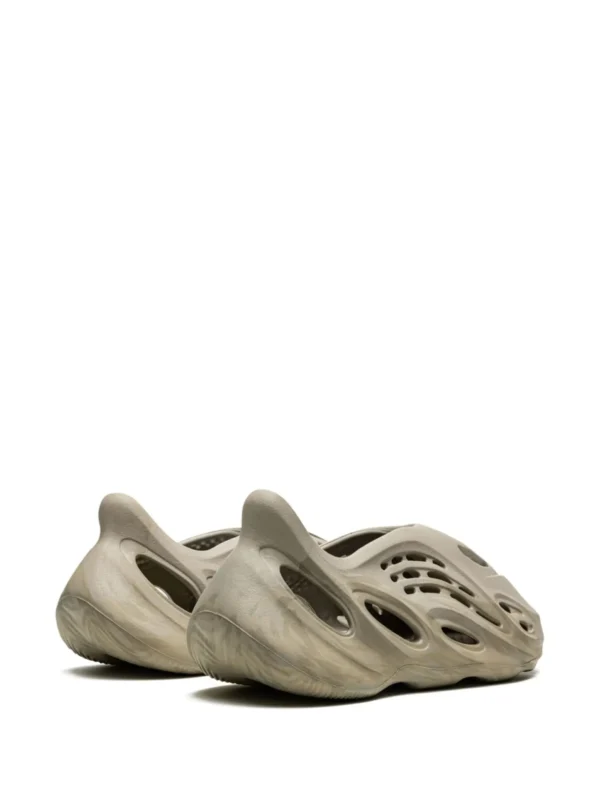 Yeezy Foam Runner Stone Sage - Image 3