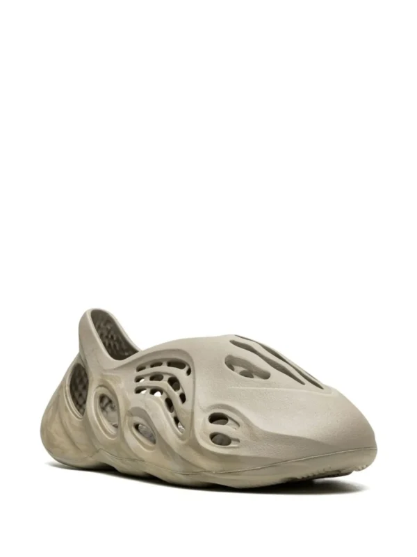 Yeezy Foam Runner Stone Sage - Image 2