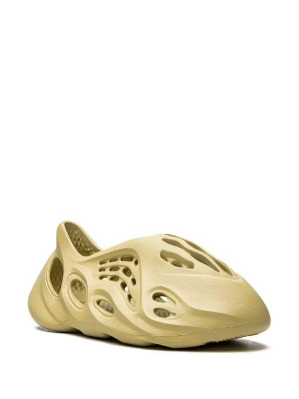 Yeezy Foam Runner Sulfur - Image 2