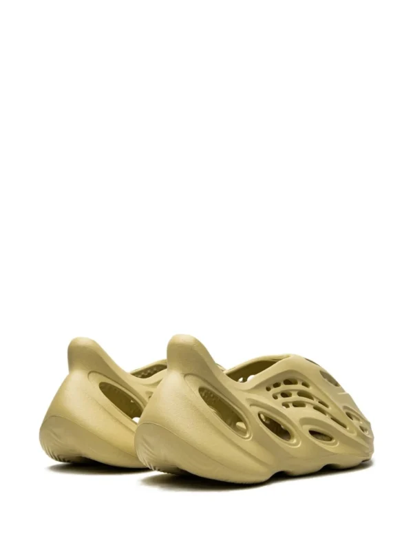 Yeezy Foam Runner Sulfur - Image 3