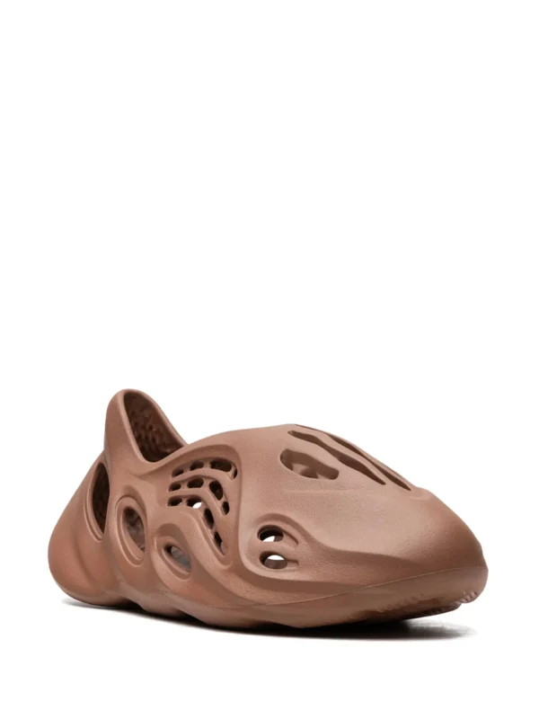 Yeezy Foam Runner Flax - Image 2