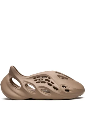 Yeezy Foam Runner Clay Taupe