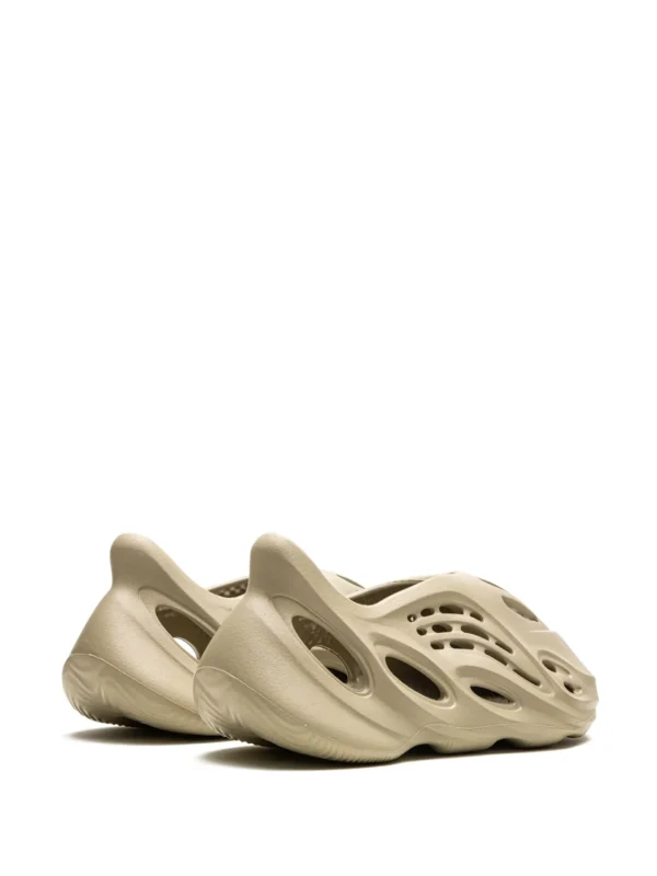 Yeezy Foam Runner Stone Salt - Image 3