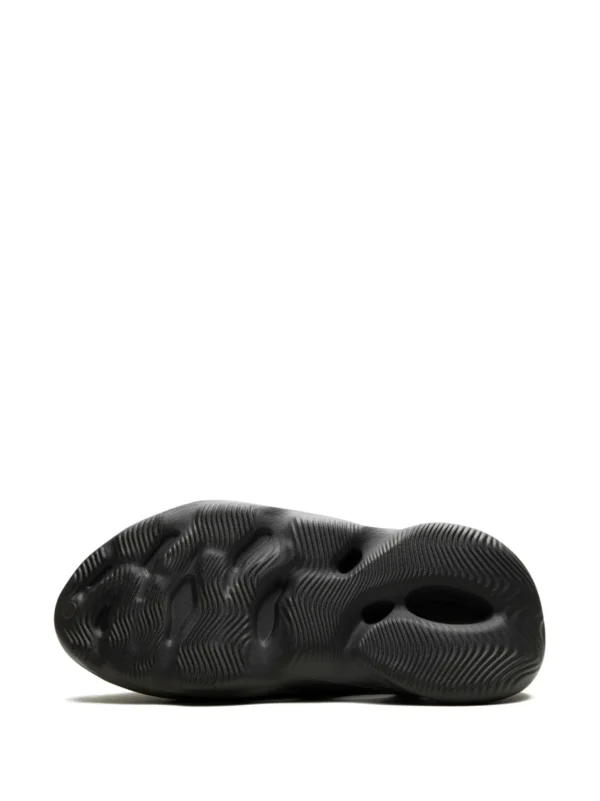 Yeezy Foam Runner Onyx Black - Image 3