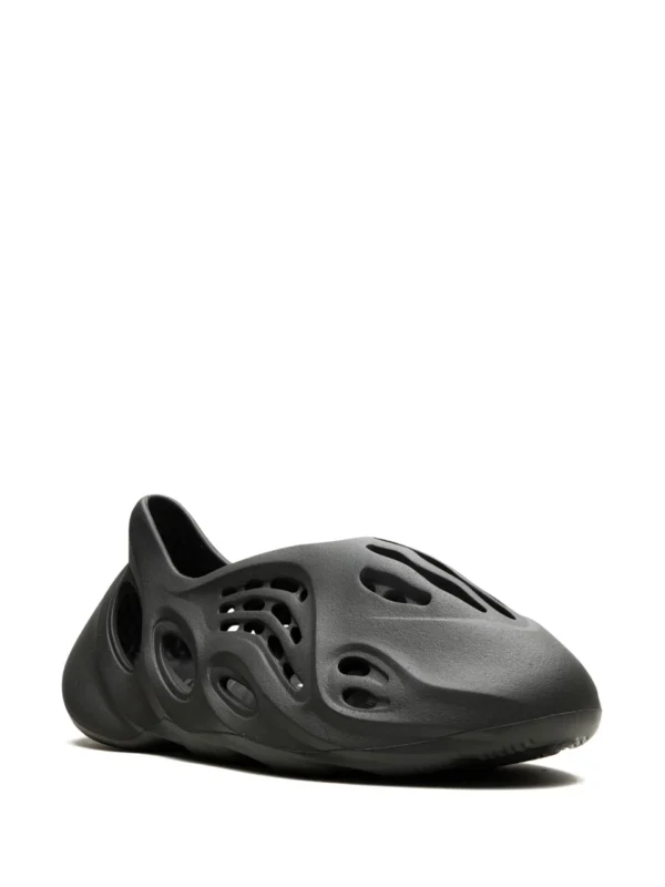 Yeezy Foam Runner Onyx Black - Image 2