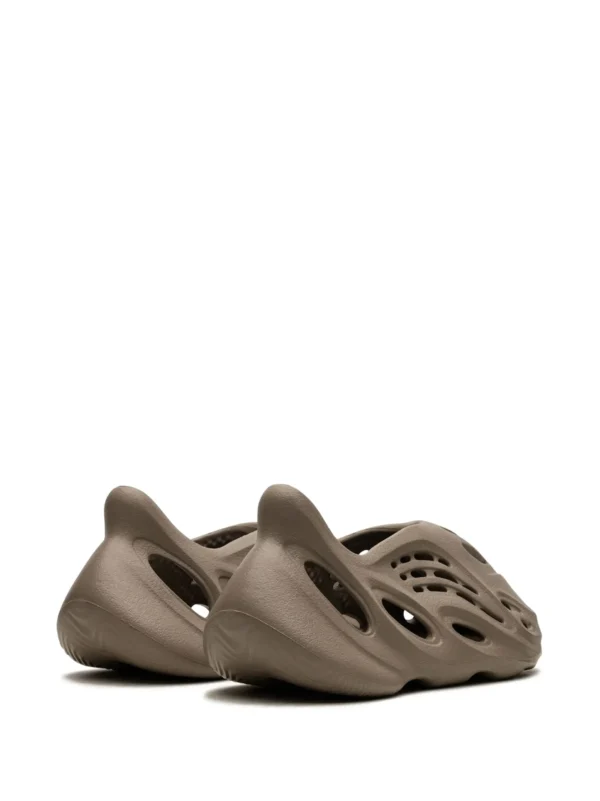 Yeezy Foam Runner Stone Taupe - Image 2