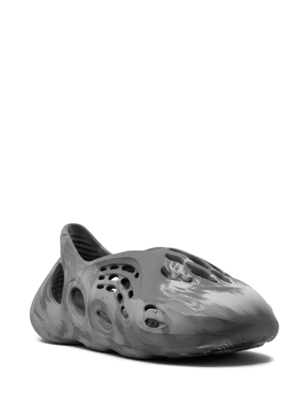 Yeezy Foam Runner Mx Granite - Image 6