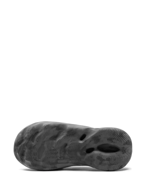 Yeezy Foam Runner Mx Granite - Image 4